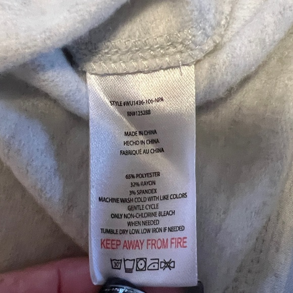 Rae Dunn Gray Pullover Crewneck Graphic “Grateful” Sweatshirt - Picture 9 of 10